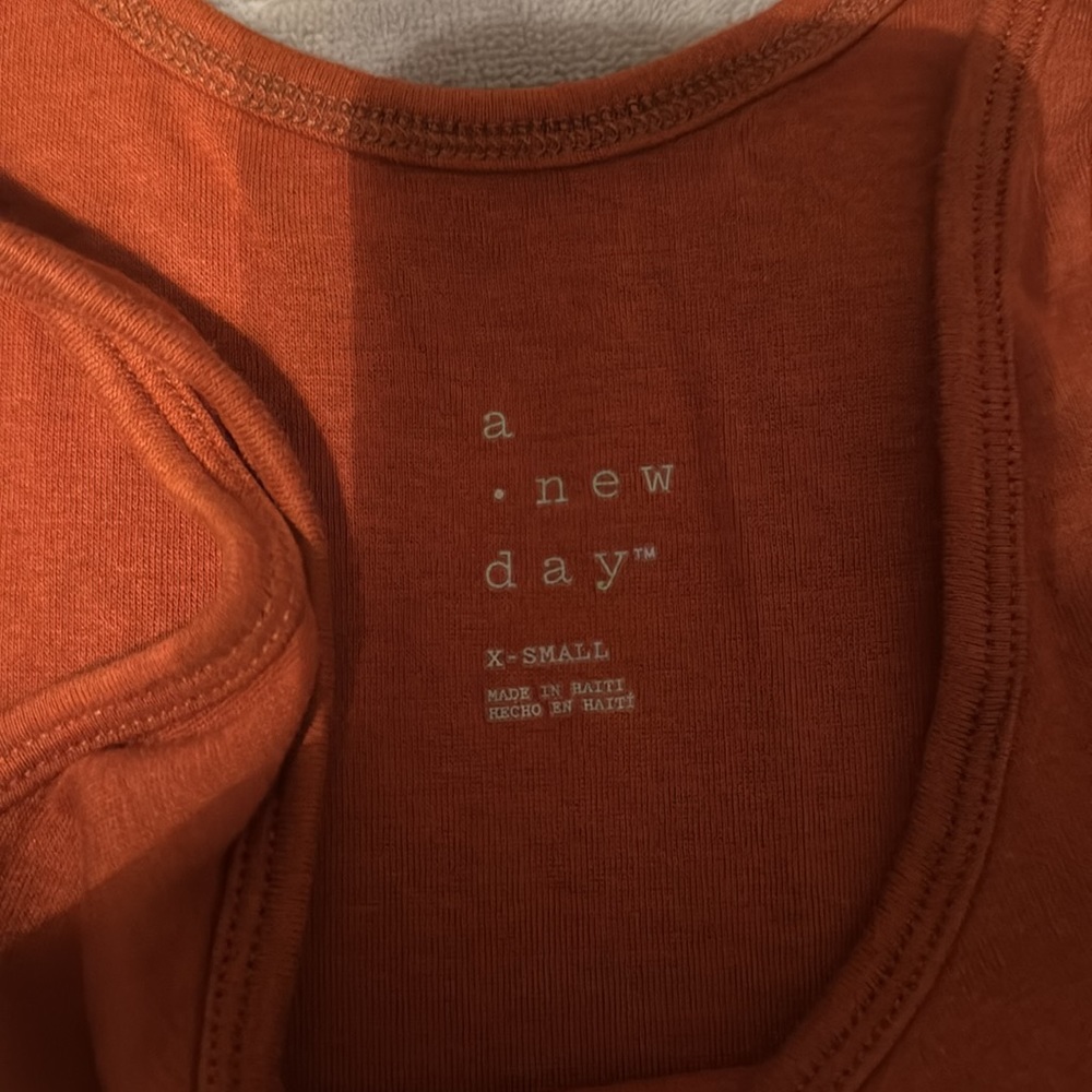 Tank - Picture 4 of 4